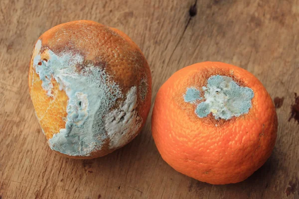 ahşap vintage çürük turuncu meyve