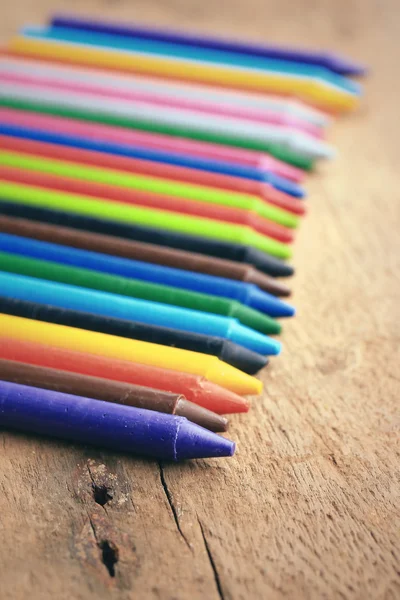 Crayons de cire sur bois vintage — Photo