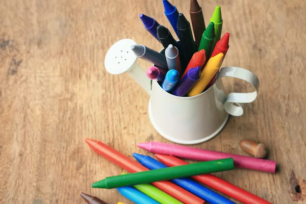 Crayons de cire sur bois vintage — Photo