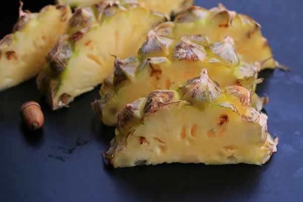 Frutta fresca all'ananas — Foto Stock
