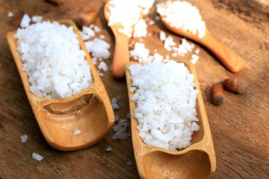 ahşap bir vintage üzerinde beyaz tuz