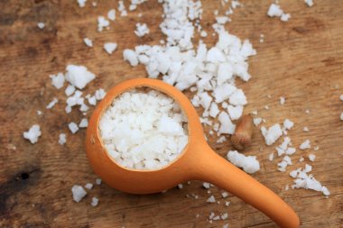 ahşap bir vintage üzerinde beyaz tuz