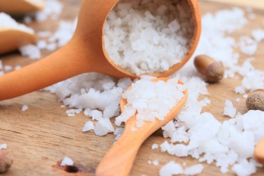 ahşap bir vintage üzerinde beyaz tuz