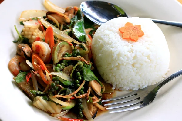 Basil fried rice spicy shrimp seafood — Stock Photo, Image