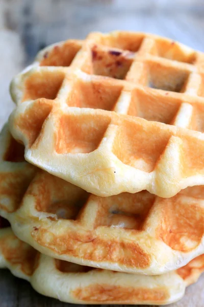 Leckere süße Waffel mit roten Bohnen — Stockfoto