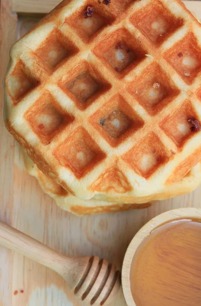 Sabroso waffle dulce con frijol rojo — Foto de Stock