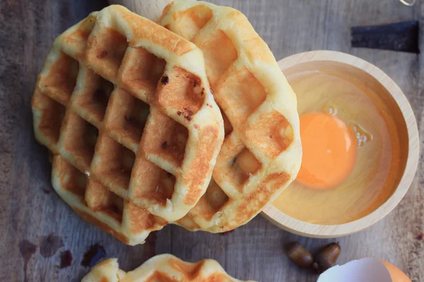 Sabroso waffle dulce con frijol rojo — Foto de Stock