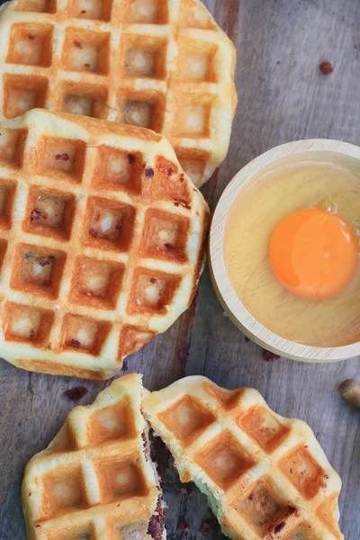 Sabroso waffle dulce con frijol rojo — Foto de Stock