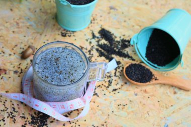 fesleğen tohumu fiber içecek ve tape ölçmek için