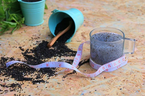 Basil frön för fiber dryck och måttband — Stockfoto