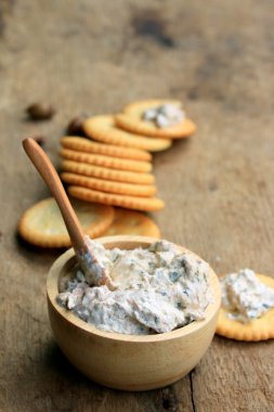 lezzetli ton balıklı kraker