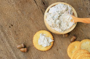 lezzetli ton balıklı kraker