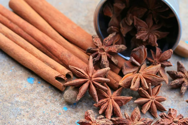 Star anise and cinnamon — Stock Photo, Image