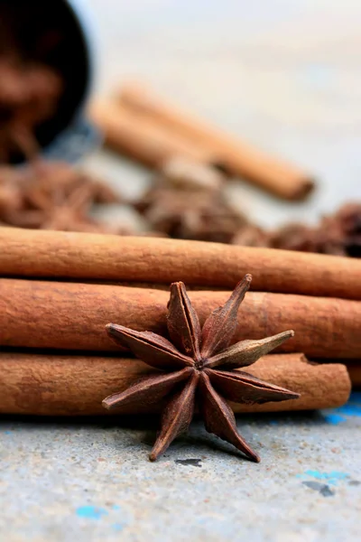 Star anise and cinnamon — Stock Photo, Image