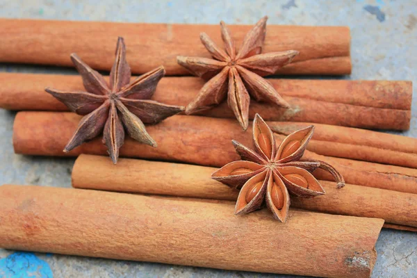 Star anise and cinnamon — Stock Photo, Image