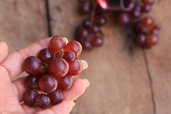 Fruits raisins frais et vin rouge — Photo
