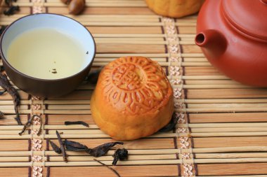 Festival moon pasta ve sıcak çay - Çin kek