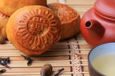 Festival moon pasta ve sıcak çay - Çin kek