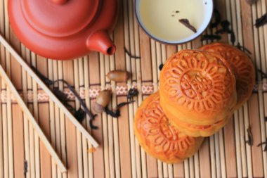 Festival moon pasta ve sıcak çay - Çin kek