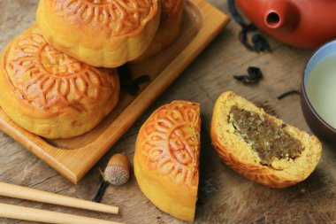 Festival moon pasta ve sıcak çay - Çin kek