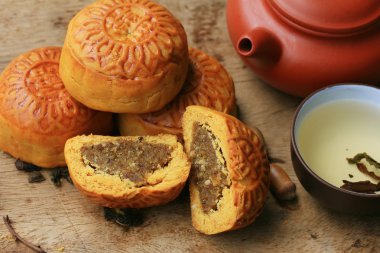 Festival moon pasta ve sıcak çay - Çin kek