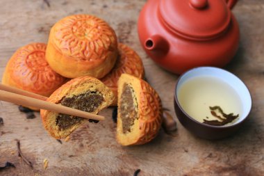 Festival moon pasta ve sıcak çay - Çin kek