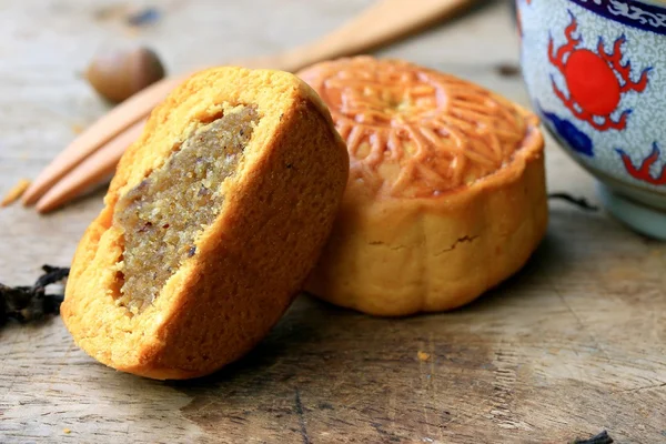 Festival moon pasta ve sıcak çay - Çin kek