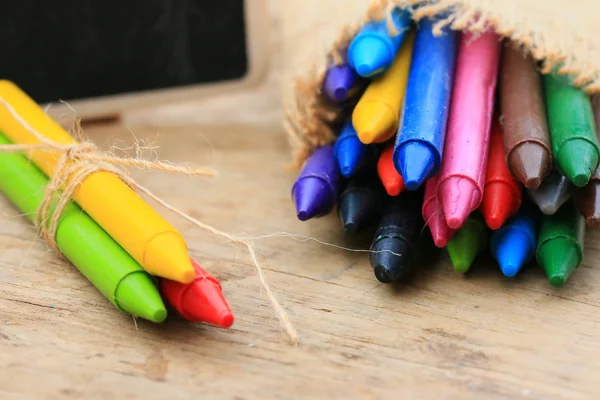 Crayons de cire sur bois vintage — Photo