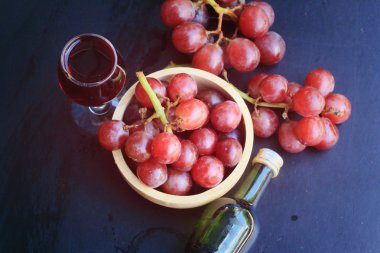 ananas ve üzüm şarap