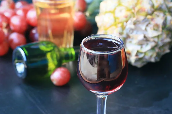 Pineapple and grape wine — Stock Photo, Image