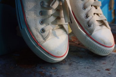 beyaz spor ayakkabı