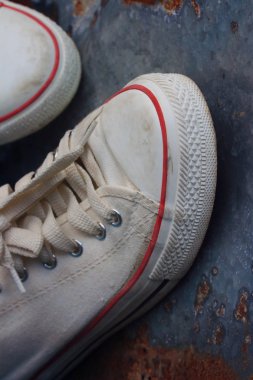 beyaz spor ayakkabı