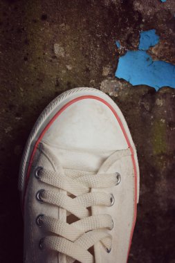 beyaz spor ayakkabı