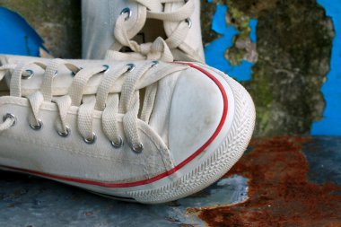 beyaz spor ayakkabı