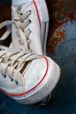 beyaz spor ayakkabı