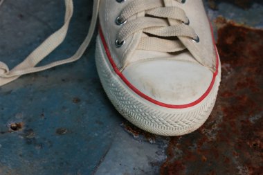 beyaz spor ayakkabı