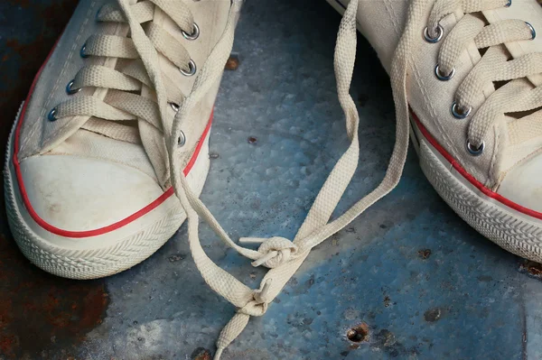Beyaz spor ayakkabı — Stok fotoğraf