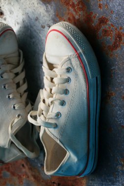 beyaz spor ayakkabı