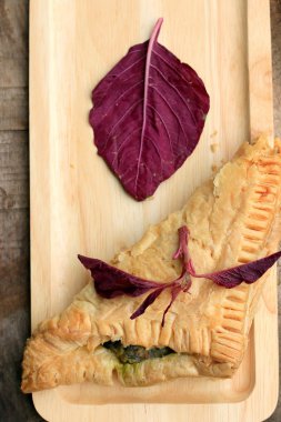 lezzetli puf ıspanak pasta