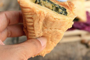 lezzetli puf ıspanak pasta