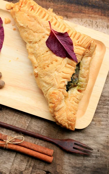 lezzetli puf ıspanak pasta