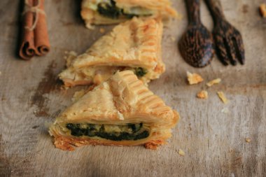 lezzetli puf ıspanak pasta