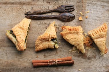 lezzetli puf ıspanak pasta