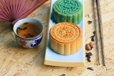Festival moon pasta ve sıcak çay - Çin kek