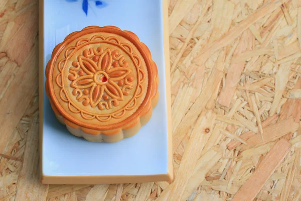Festival moon cake and hot tea - Chinese cake — Stock Photo, Image