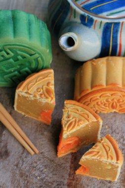 Festival moon pasta ve sıcak çay - Çin kek