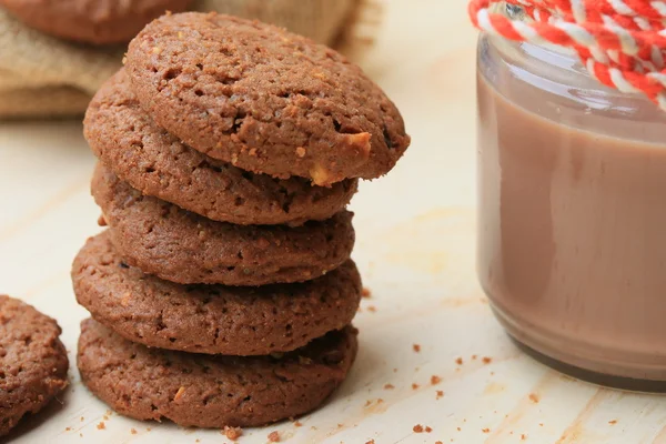 Çikolatalı kurabiye ve kakao içecekler — Stok fotoğraf