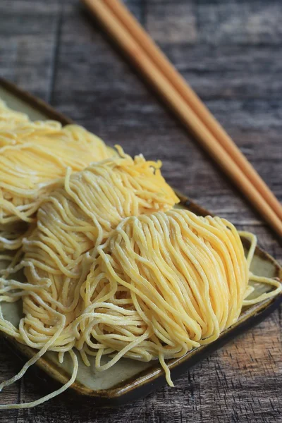 Fideos de huevo amarillo —  Fotos de Stock