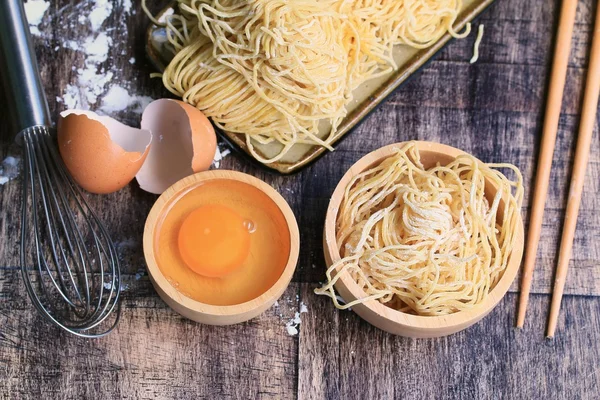 Fideos de huevo amarillo — Foto de Stock