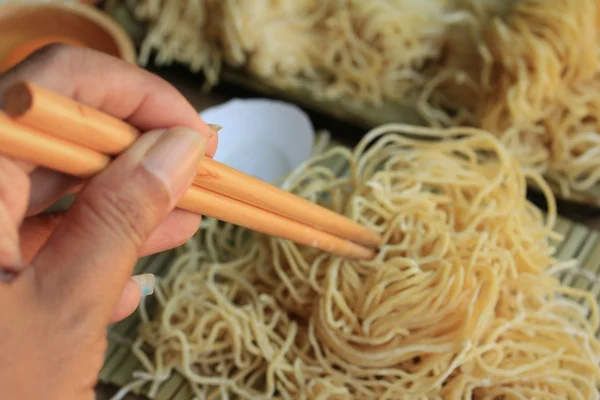 Fideos de huevo amarillo — Foto de Stock